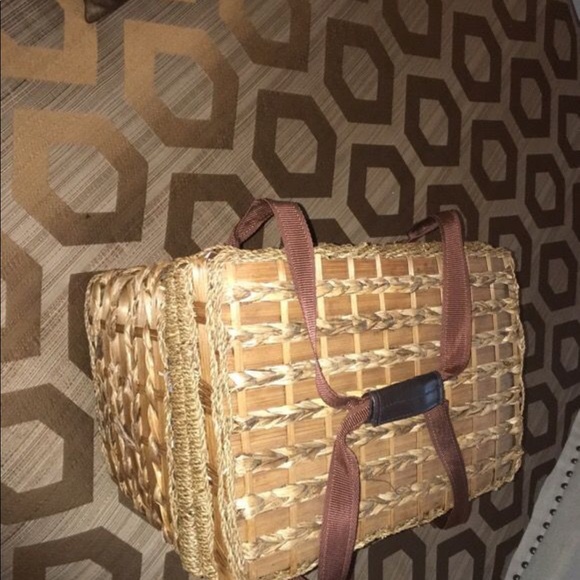 Picnic Basket with all accessories - Picture 3 of 5